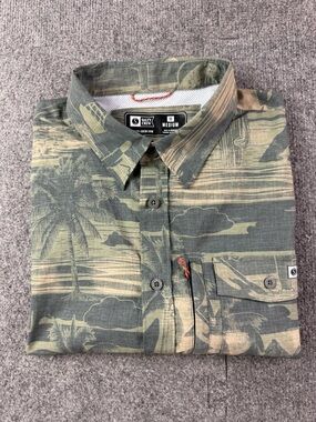 Salty Crew Find Refuge In The Sea Mens Short Sleeve Beach Shirt Size M Green